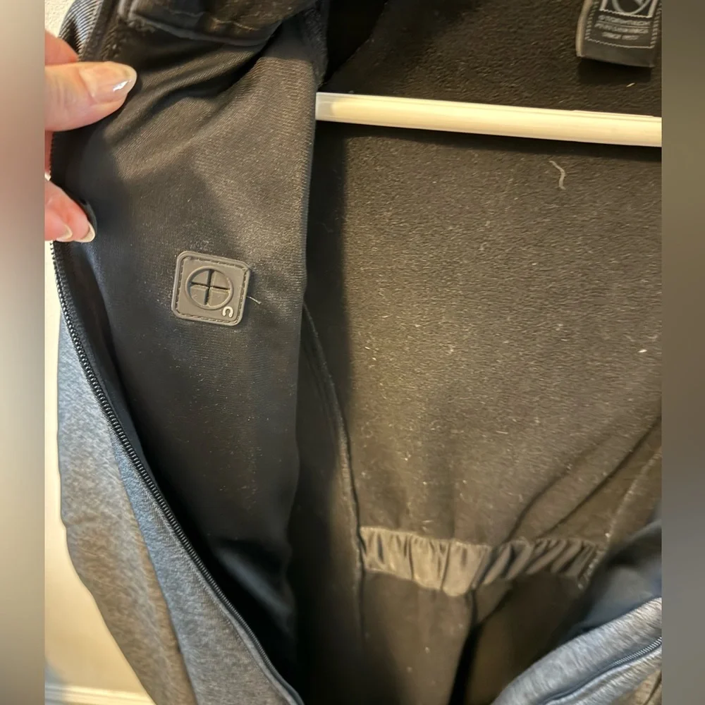 Stormtech fall/winter jacket - Picture 2 of 8